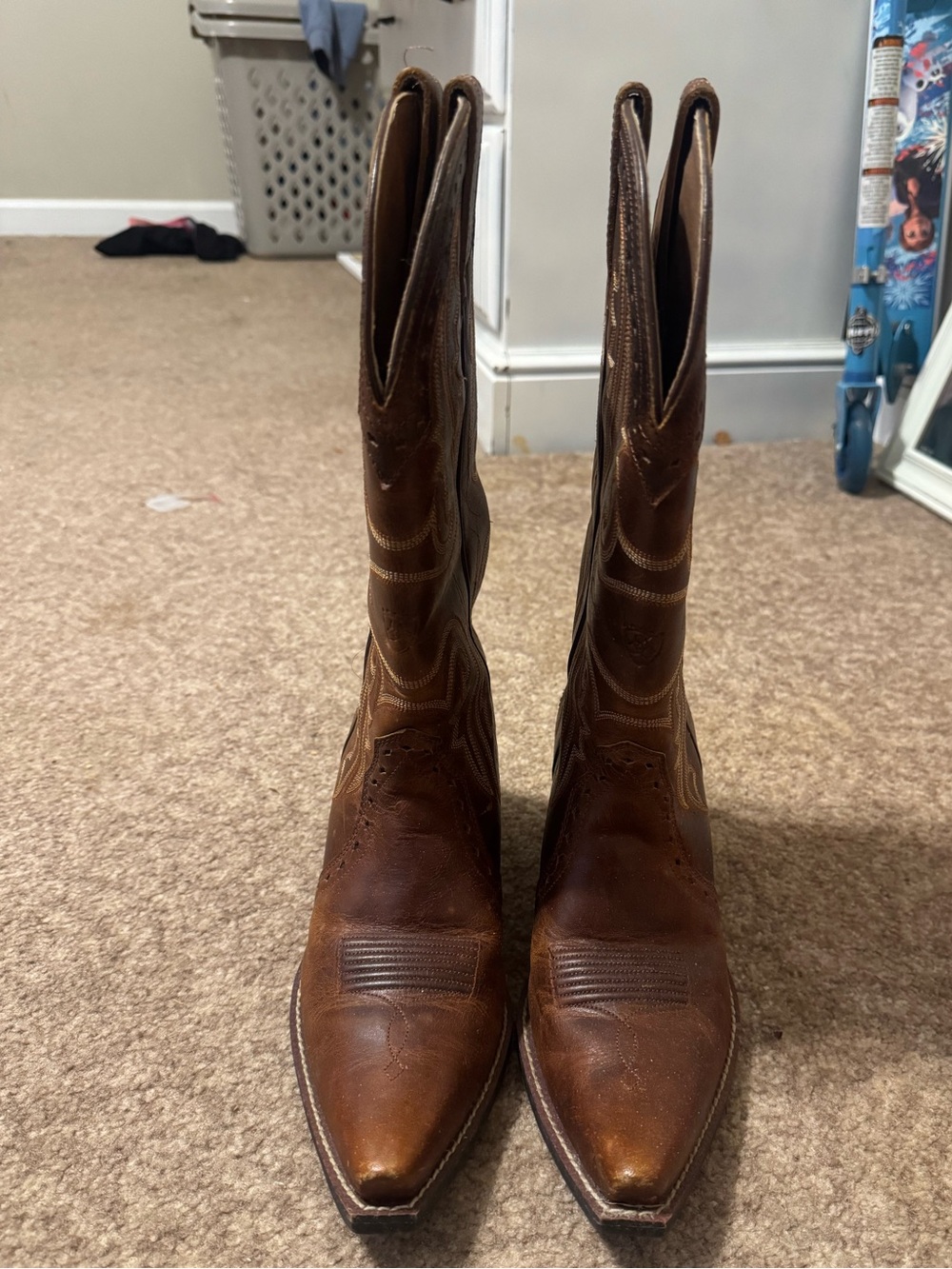Ariat Brown Leather Western Cowboy Boots with Stitch Detail - Picture 2 of 3